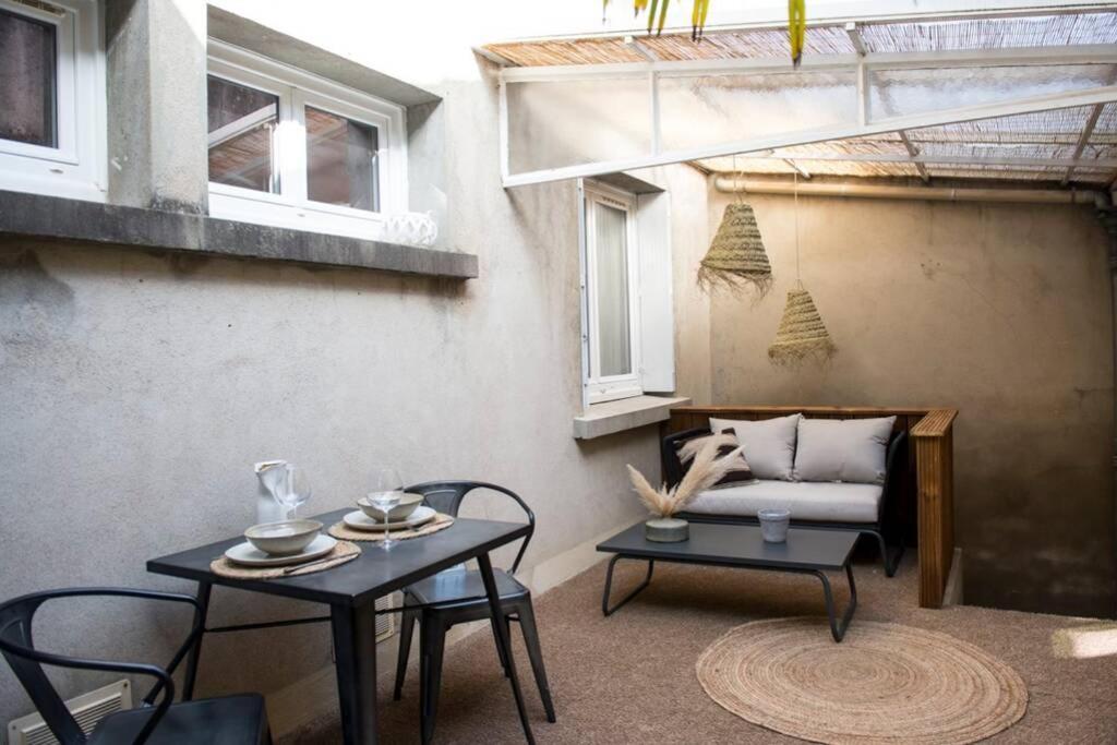 L'Etage Et Son Patio Apartment Ruelle-sur-Touvre Exterior foto